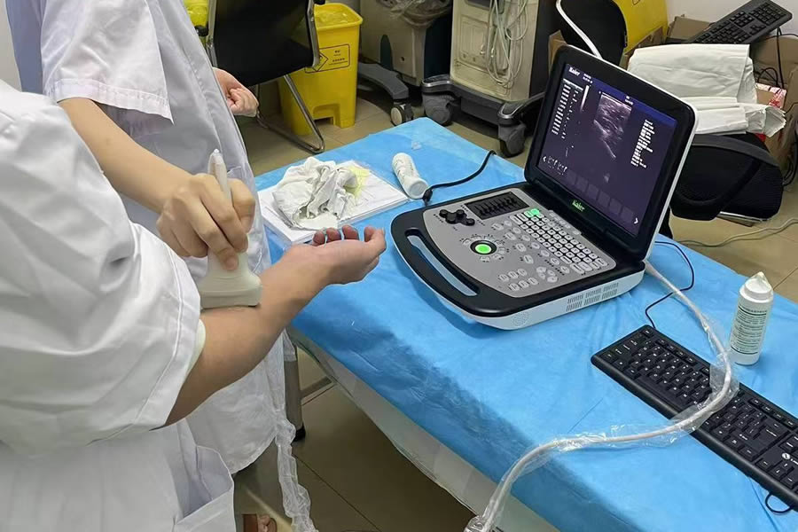 彩超機精準引導診療 擺脫下肢靜脈曲張困擾